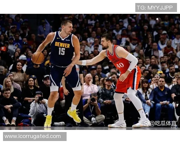 快船与勇士激战回顾NBA精彩录像重温赛场巅峰对决